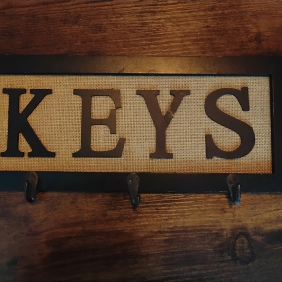 Black and Tan Key Holder Wall Decor - Picture 2 of 6